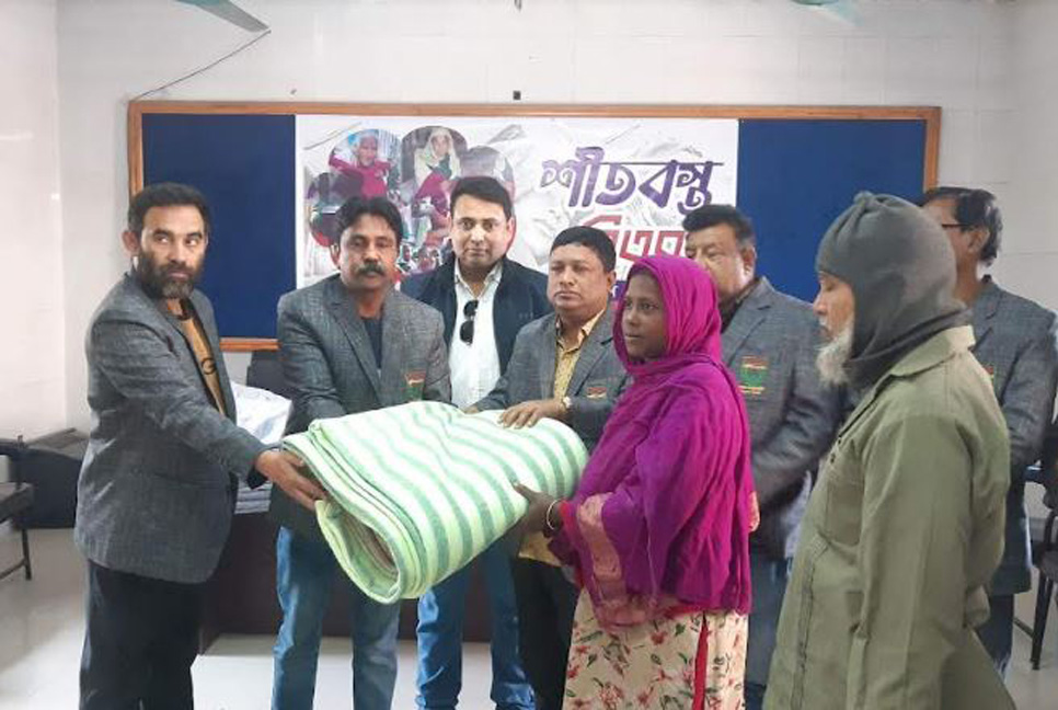 কুষ্টিয়া প্রেসক্লাবের উদ্যোগে কম্বল বিতরণ 