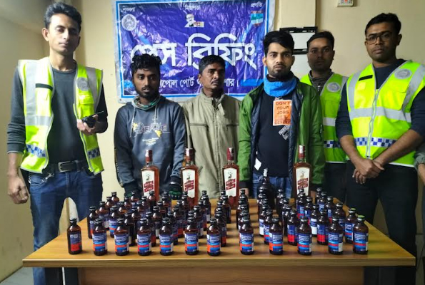 বেনাপোলে ফেন্সিডিল ও বিদেশী মদসহ গ্রেফতার ৩