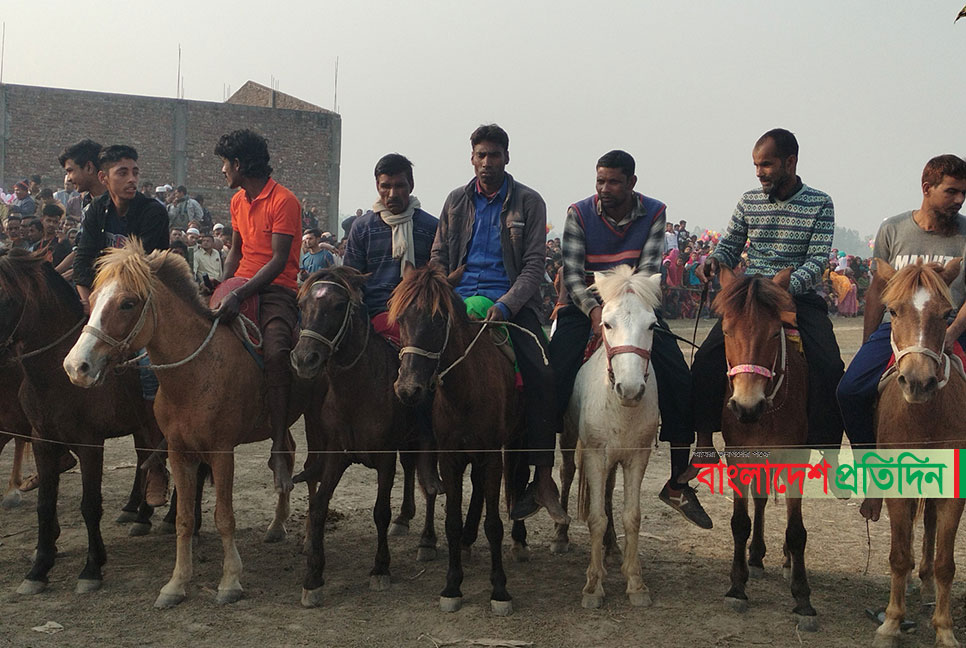 শ্রীবরদীতে ঐতিহ্যবাহী ঘোড়া দৌড় প্রতিযোগিতা