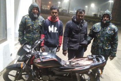 রামপালে দুই চোর আটক