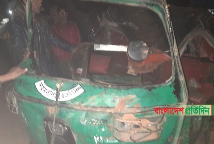 শেরপুরে ট্রাক-সিএনজির সংঘর্ষে বাবা-ছেলেসহ নিহত ৩