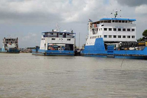 পাটুরিয়া-দৌলতদিয়ায় ফেরি চলাচল স্বাভাবিক