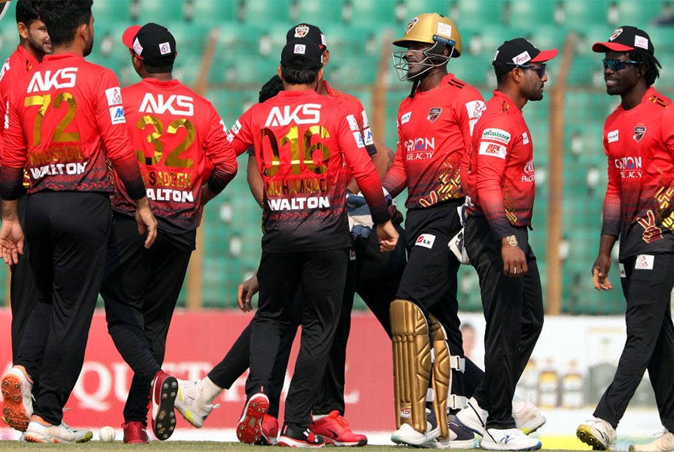 টানা তিন ম্যাচ হারল চ্যাম্পিয়ন কুমিল্লা