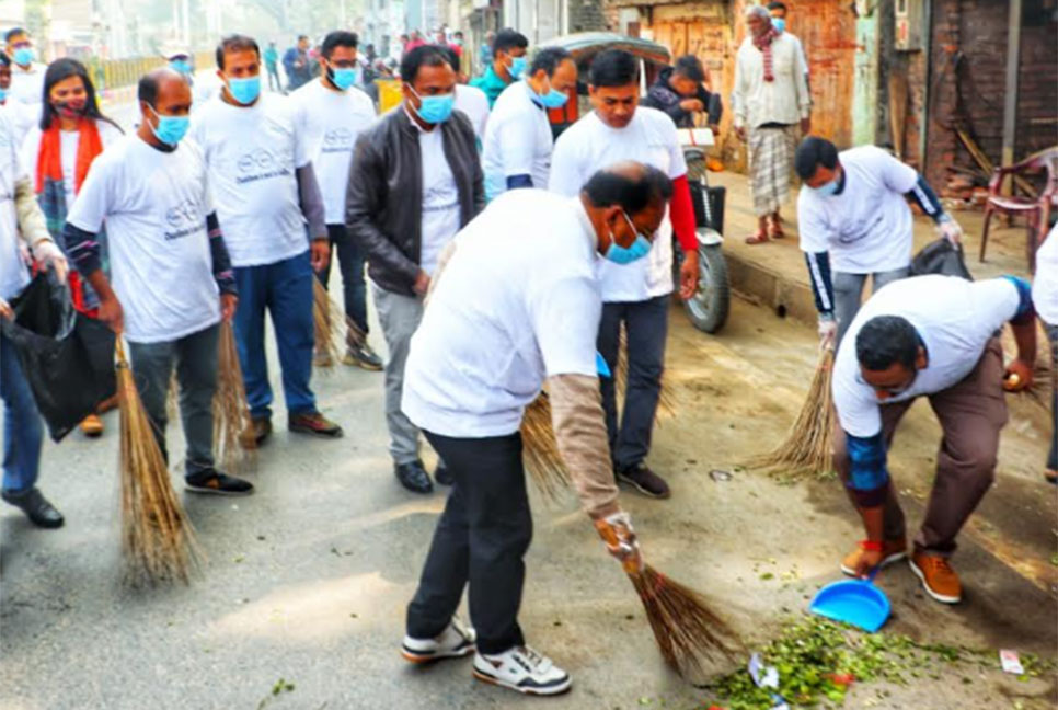 রাজশাহীতে ভারতীয় সহকারী হাইকমিশনের পরিচ্ছন্নতা অভিযান