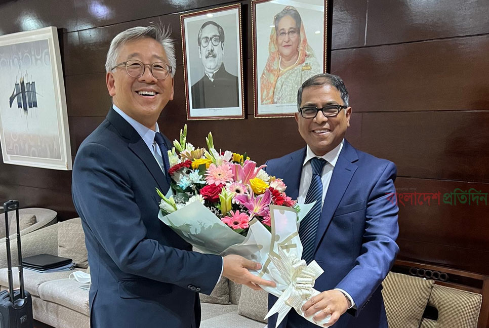 ঢাকায় মার্কিন সহকারী পররাষ্ট্রমন্ত্রী ডোনাল্ড লু