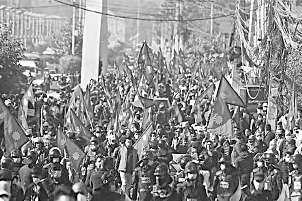 নেপালে রাজতন্ত্র ফিরিয়ে আনার দাবিতে বিক্ষোভ