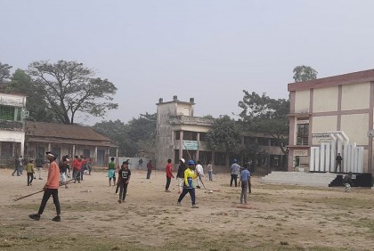 আশুগঞ্জে সংঘর্ষে আহত ৩০, দোকানপাট ভাঙচুর