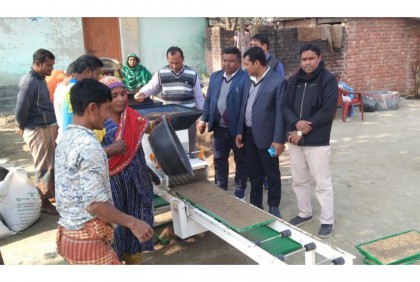 ধানের বীজ বপনে খানসামায় 
যন্ত্রের ছোঁয়া
