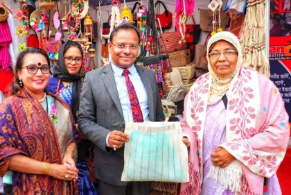 এসএমই পণ্য মেলা পরিদর্শনে ভারতীয় সহকারী হাইকমিশনার
