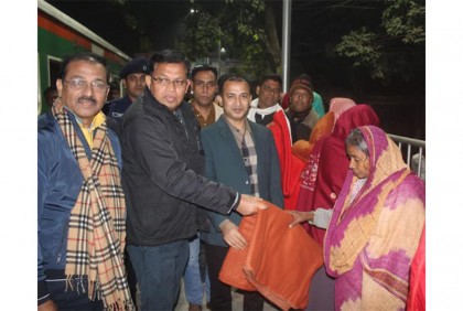 জয়পুরহাটে শীতার্তদের মাঝে শীতবস্ত্র বিতরণ