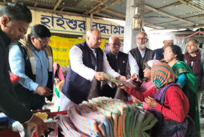 বৃদ্ধাশ্রমে খাদ্য ও বস্ত্র সহায়তা