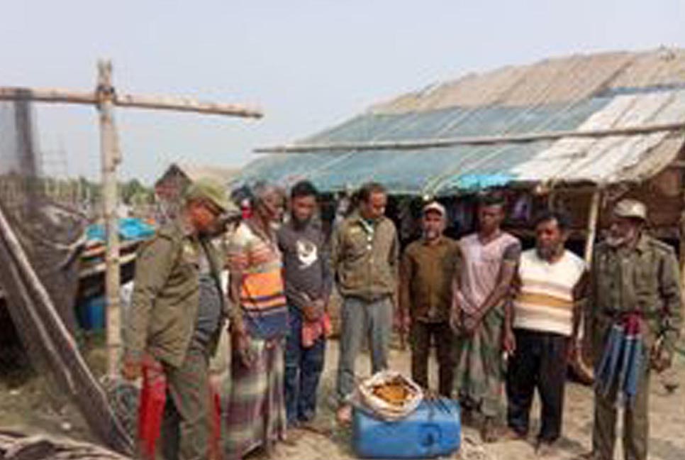 সুন্দরবনে হরিণের মাংসসহ আটক চার জেলে কারাগারে 