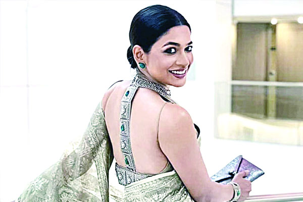 মুগ্ধতায় ভাসছেন বাঁধন