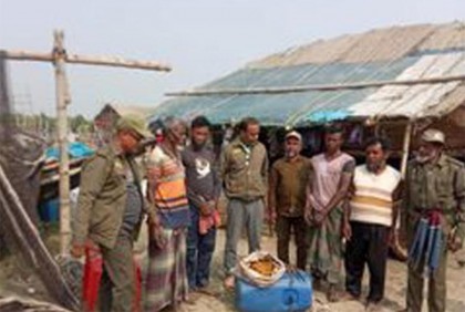 
সুন্দরবনে হরিণের মাংসসহ 
আটক ৪ জেলে কারাগারে 