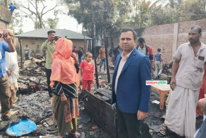 টেকনাফে অগ্নিকাণ্ডে ৬ বসতবাড়ি পুড়ে ছাই
