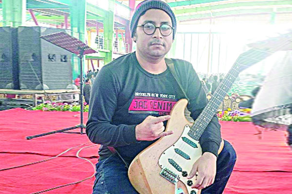 থিম সংয়ের কণ্ঠে জন