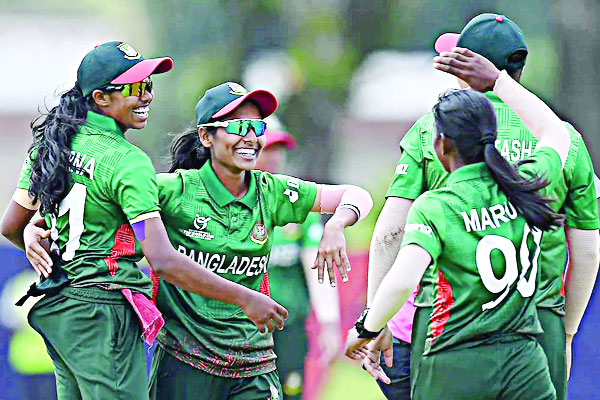 অপ্রতিরোধ্য বাংলাদেশের মেয়েরা