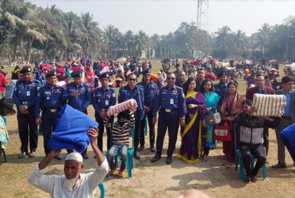 লক্ষ্মীপুরে তিন শতাধিক শীতার্ত মানুষ পেল কম্বল 