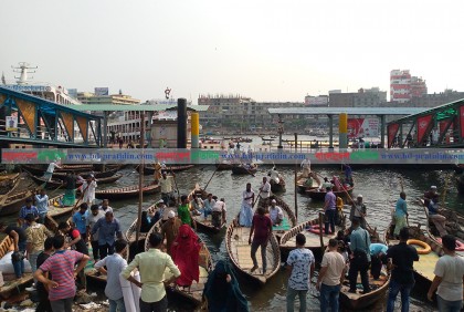 তিন যুগেও ভাগ্য বদলায়নি বুড়িগঙ্গার মাঝিদের