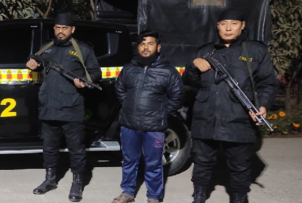 ১৭ বছর পালিয়ে থেকে অবশেষে গ্রেফতার যাবজ্জীবন সাজাপ্রাপ্ত আসামি 
