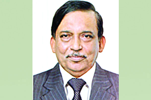 বেড়া কেটে আনা হচ্ছে ইয়াবা