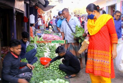 ভরা মৌসুমেও স্বস্তি ফেরেনি পাহাড়ি সবজির বাজারে


