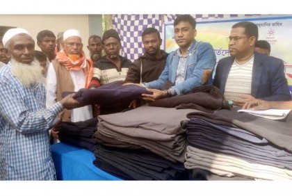 
কলাপাড়ায় শীতবস্ত্র বিতরণ