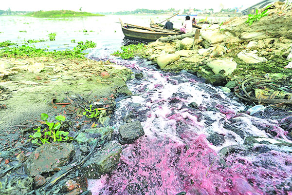 নদী দূষণ
