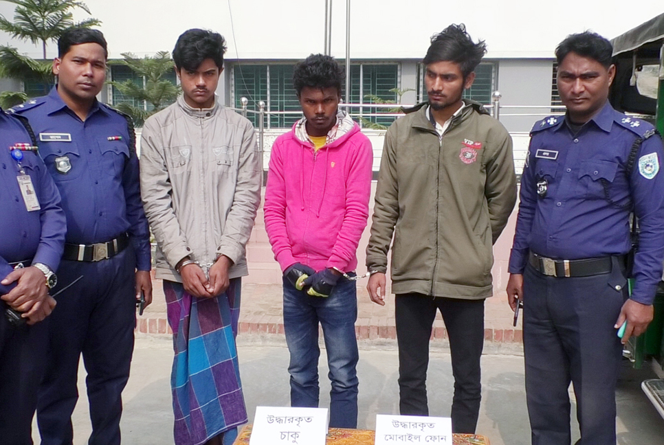 গাইবান্ধায় ইজিবাইক চালককে হত্যায় গ্রেফতার ৩