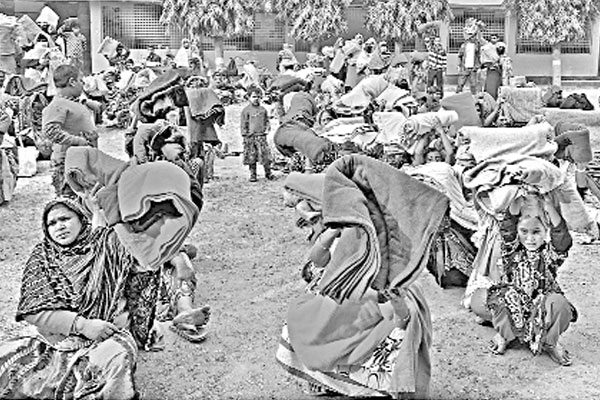 বসুন্ধরা গ্রুপের কম্বল পেলেন এক হাজার শীতার্ত মানুষ
