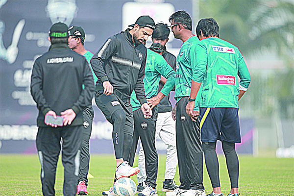 রাইডার্সের সামনে চ্যালেঞ্জার্স