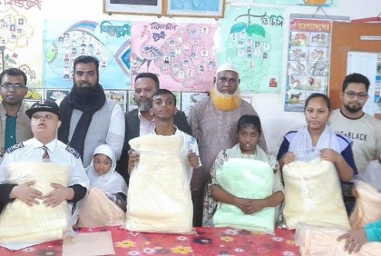 বিশেষ চাহিদা সম্পন্ন শিশুদের কম্বল দিল ন্যাশনাল ফ্রেন্ডশিপ সোসাইটি 