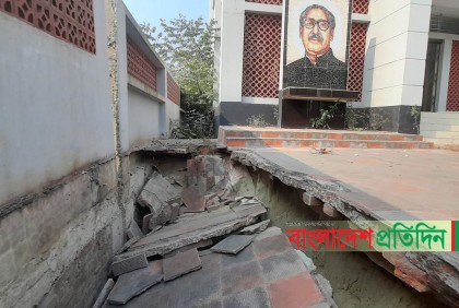 উদ্বোধনের আগেই আশুগঞ্জ মুক্তিযোদ্ধা কমপ্লেক্সে ধস