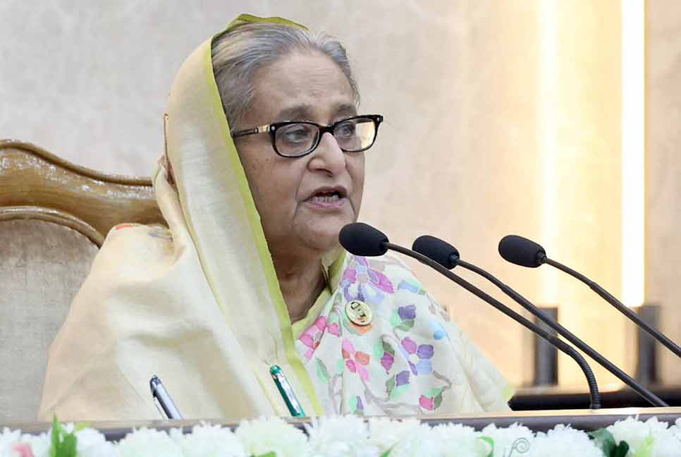 শুধু চাকরি করলেই হবে না, জনসেবাও করতে হবে : প্রধানমন্ত্রী

