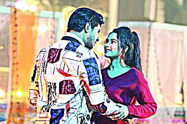 ভালোবাসা দিবসে ওয়েডিং কাপল