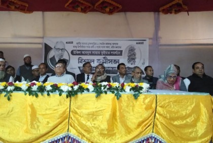 আওয়ামী লীগের কেন্দ্রীয় নেতাদের নিয়ে ভোট চাইলেন উকিল আব্দুস সাত্তার