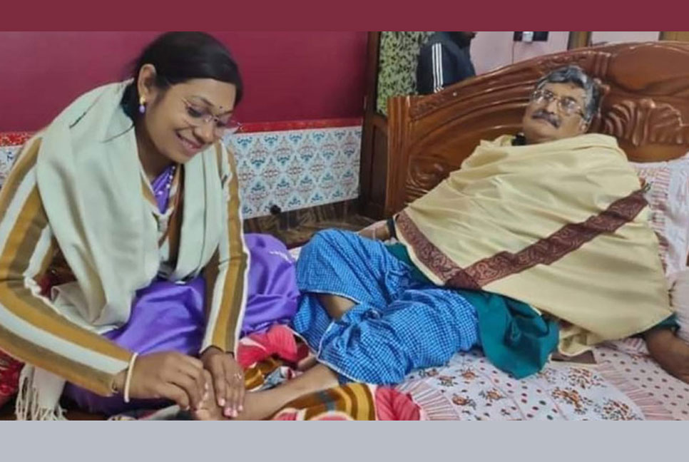 পশ্চিমবঙ্গে তৃণমূল নেতা-নেত্রীর যে ছবি ভাইরাল