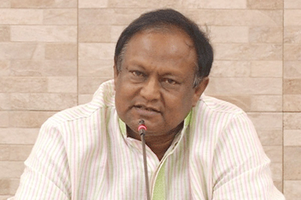 রমজানে নিত্যপণ্যের বাজার নিয়ে সতর্ক থাকবেন ডিসিরা : বাণিজ্যমন্ত্রী