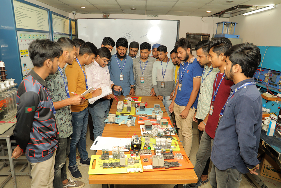 কর্মমুখী শিক্ষায় ক্যারিয়ার গড়ার সুযোগ দিচ্ছে এনআইইটি