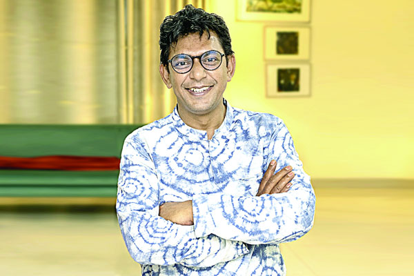 ‘সোনার খাঁচা’য়