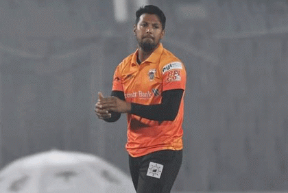 ৪ ওভার ৬ রান ৪ উইকেট, বিপিএলে অনন্য নজির নাহিদুলের