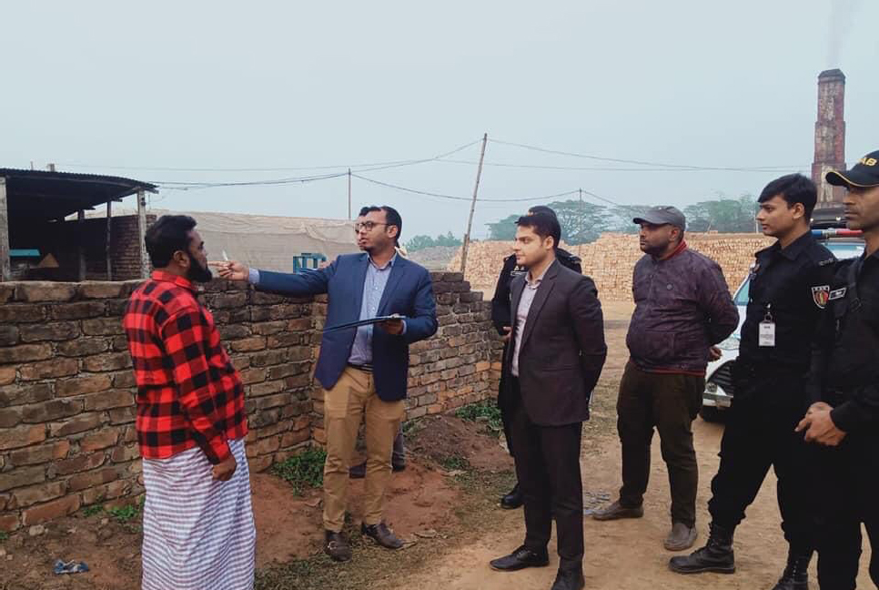 কিশোরগঞ্জে অবৈধ ইটভাটায় অভিযান, এক লাখ টাকা জরিমানা