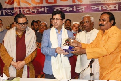 হকাররা হলুদ-সবুজ চিহ্নিত এলাকায় ব্যবসা করতে পারবেন : মেয়র তাপস

