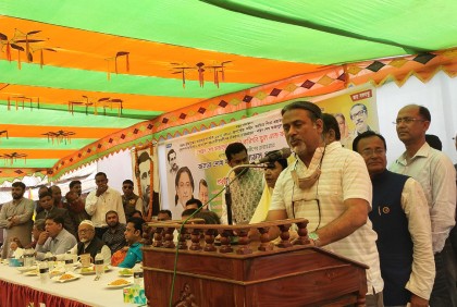 বাবার নামের কলেজে গিয়ে আবেগাপ্লুত যুবলীগ চেয়ারম্যান শেখ পরশ

