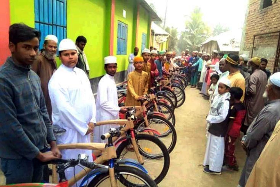 টানা ৩৯ দিন জামাতে নামাজ পড়ে সাইকেল পেল ১৪ কিশোর