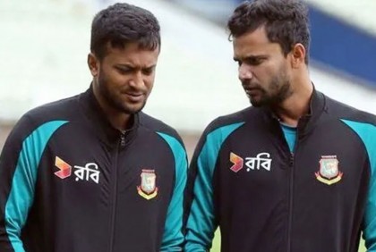 মাঠ থেকে সাকিব-তামিমদের বিদায় চান মাশরাফি