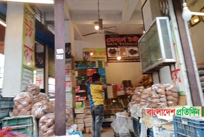 নকল খেজুরের গুড়ে সয়লাব টঙ্গীর আড়ৎ