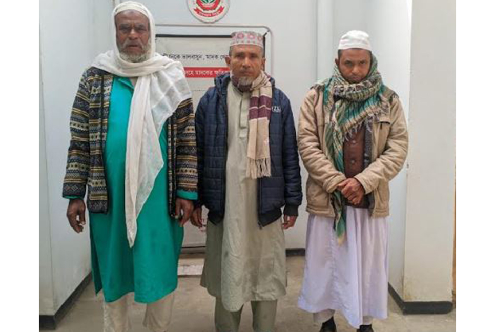 জয়পুরহাটে জামায়াতের ৩ নেতাকর্মী আটক

