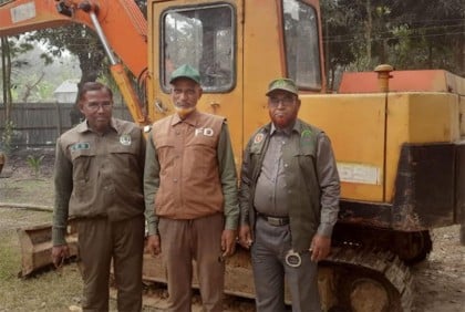 সখীপুরে চুরি করে মাটি কাটার সময় 
ভেকু জব্দ