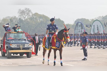 পুলিশ একাডেমিতে শিক্ষা সমাপনী কুচকাওয়াজ পরিদর্শন ও অভিবাদন গ্রহণ করলেন প্রধানমন্ত্রী